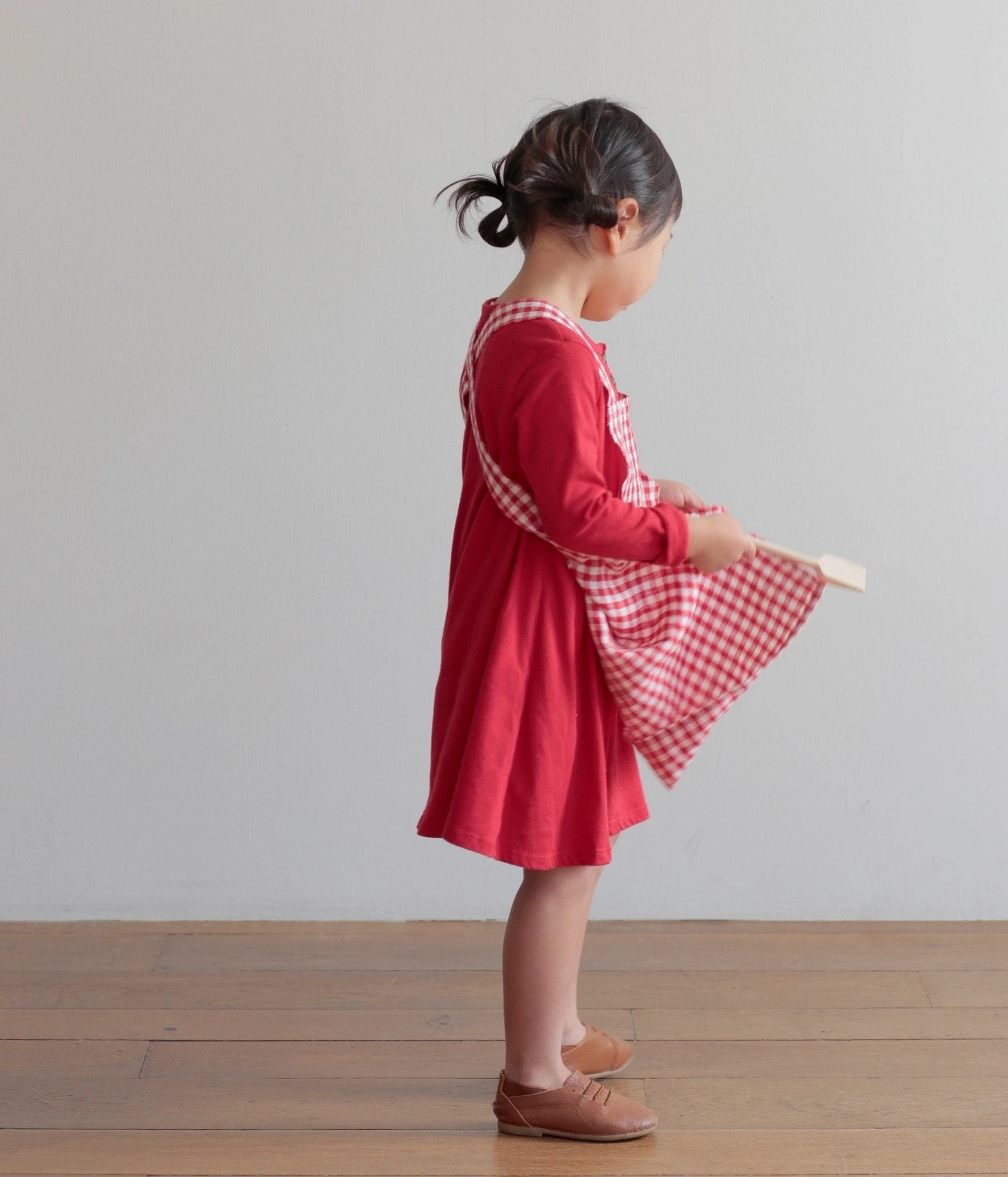 Fog Linen Work Linen Kid Apron Pink White Checks 5 Fog Linen Work Linen Kid Apron Pink White Checks